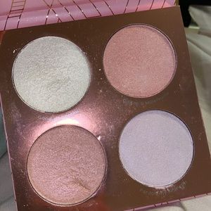 SOLD ❤️ Colourpop creme de la creme